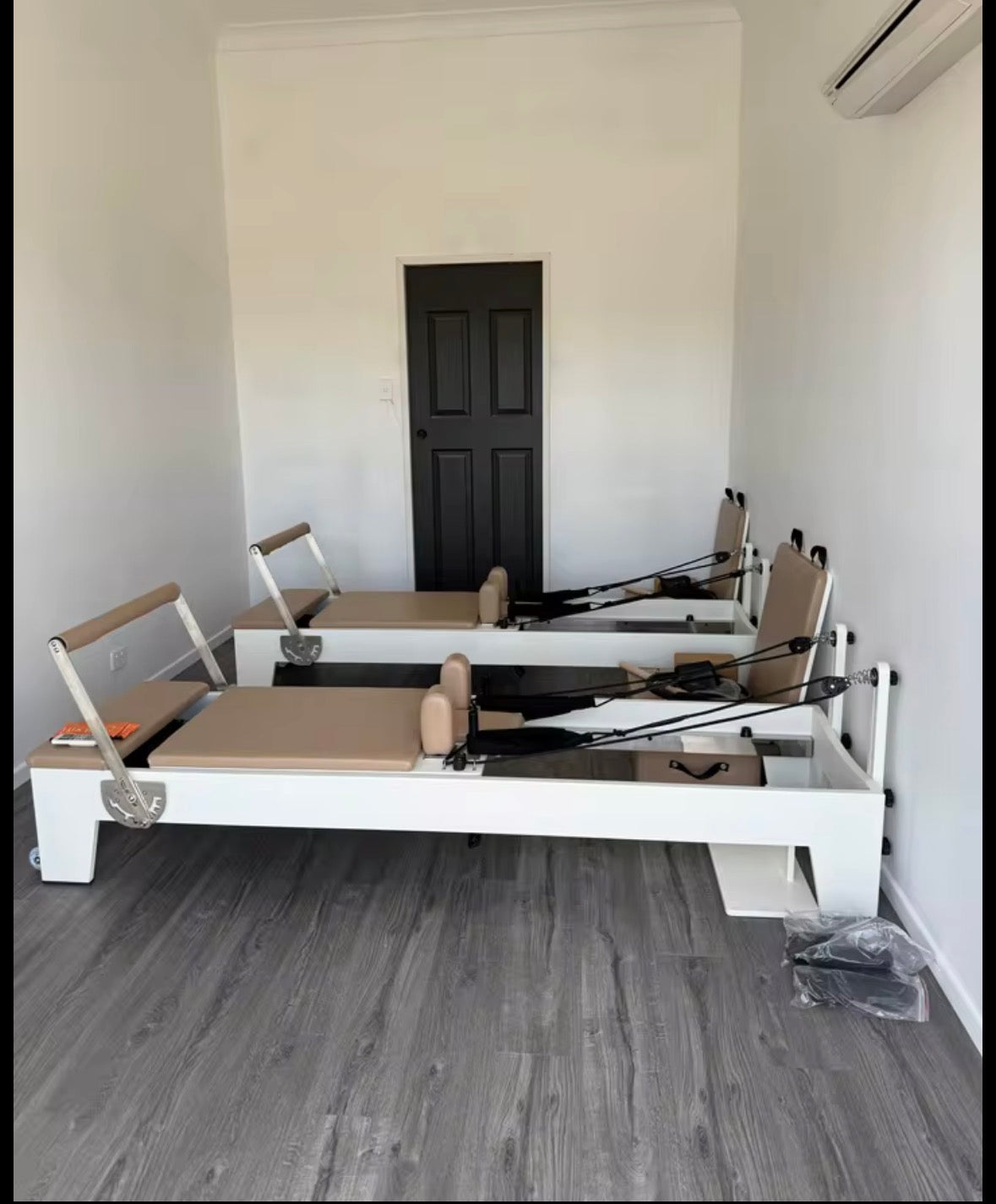 Deux reformers Pilates installés chez des particuliers